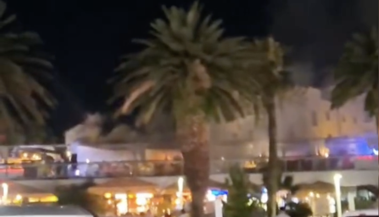 FOTO in VIDEO: Zagorelo na splitski Rivi, gosti v paniki bežali iz priljubljenega bara