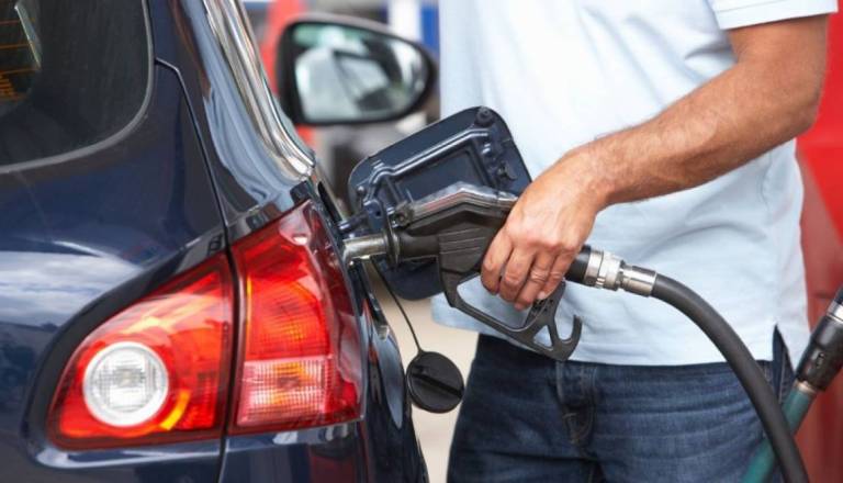 Bencin in dizel cenejša, koliko boste po novem plačali za liter?