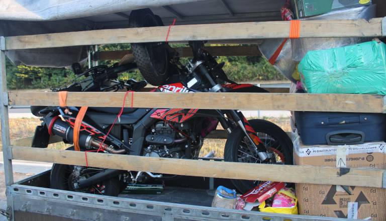 Italijanka je sledila ukradenemu motorju: Romune pri tihotapljenju prestregli štajerski policisti