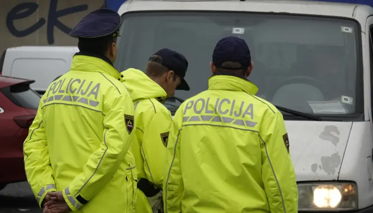 Slovenci spet pritiskali na plin: Policija razkrila zaskrbljujoče številke