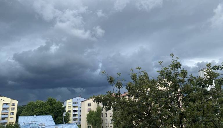 Izdano vijolično opozorilo za Podravje, obstaja nevarnost toče