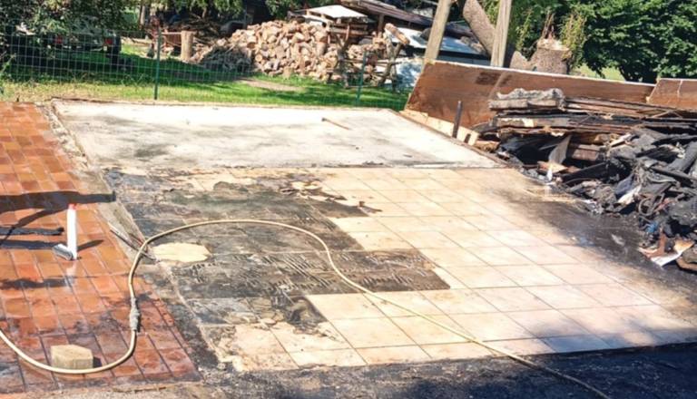 V Novem mestu še najmanj 120 črnih gradenj, večina v romskih naseljih: Kakšen načrt ima občina?
