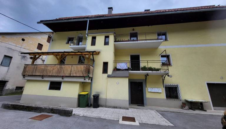 Občina Žiri prodaja stanovanje, cena se začne pri 92 tisočakih