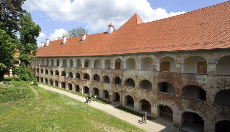 Državne nepremičnine na Goričkem dobile novega upravljavca