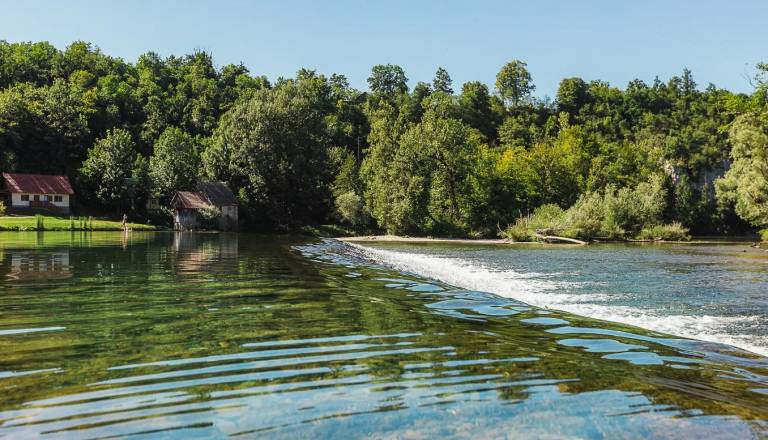 Do 125 tisoč evrov kazni, če boste jemali vodo iz črnomaljskih rek