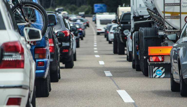 Praznična sobota po Sloveniji: kaj je odprto in kje pričakovati gnečo?