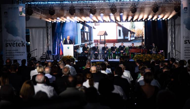FOTO: Osrednja regijska slovesnost v Veliki Polani, zbrane nagovoril Jernej Vrtovec