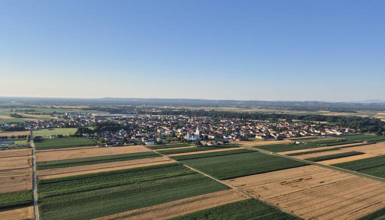 Pomurska občina prodaja hišo in stavbno zemljišče s posebnim pogojem