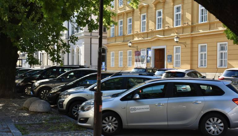 Kaj bo s Slomškovim trgom? Občina pojasnila, pod kakšnimi pogoji bo šla v prenovo