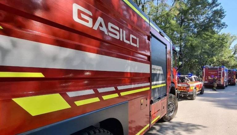 Eksplozija v delavnici hudo poškodovala 40-letnika, živino uspeli pravočasno rešiti