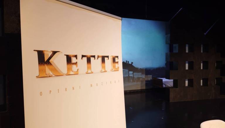Kettejev muzikal napovedal vrnitev na novomeške odre