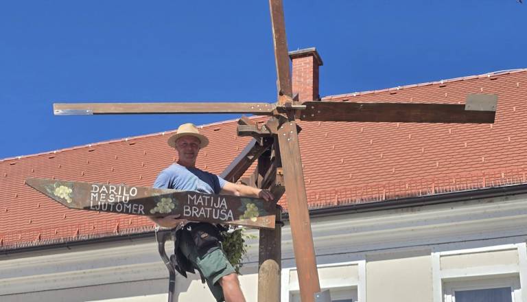 Na Glavnem trgu v Ljutomeru je znova zapel klopotec