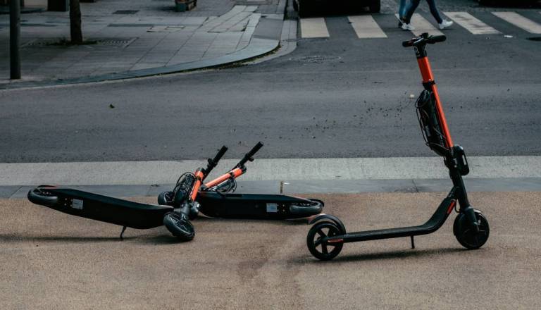 Nova tragedija v Ljubljani: Umrl je voznik električnega skiroja