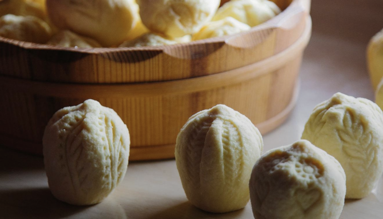 Na Veliki planini znova praznujejo tradicionalni sir trnič
