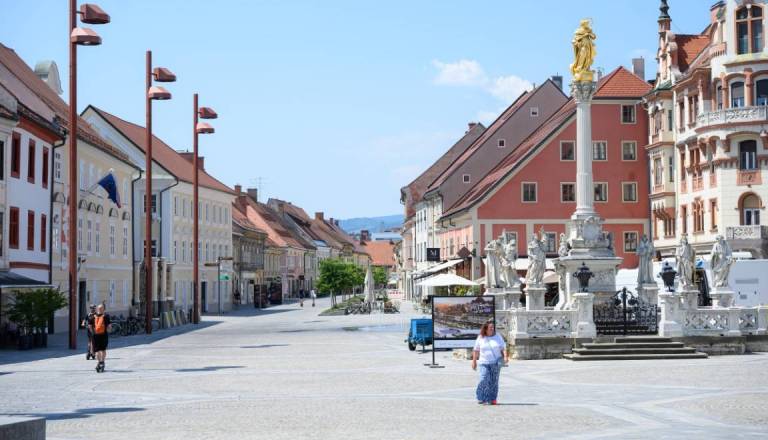 Občina se hvali z zadovoljstvom Mariborčanov: Od skoraj 1000 povabljenih anketo izpolnilo (le) 70