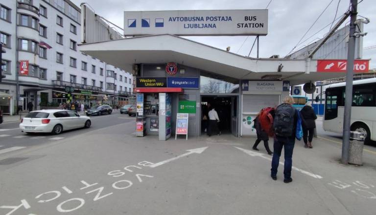 Konec avtobusne postaje na stari lokaciji