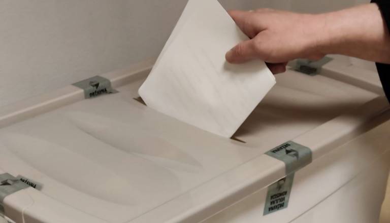Državni zbor podprl tri posvetovalne referendume