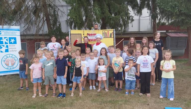 Druženje, pesem in darila za bodoče prvošolce zaposlenih v soboški bolnišnici