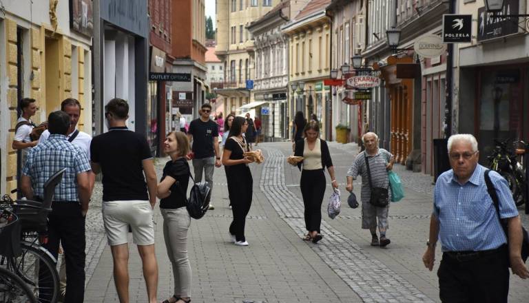 Kaj pesti Center? Lepši trgi in ulice, a tudi prazni lokali in boj za parkirna mesta