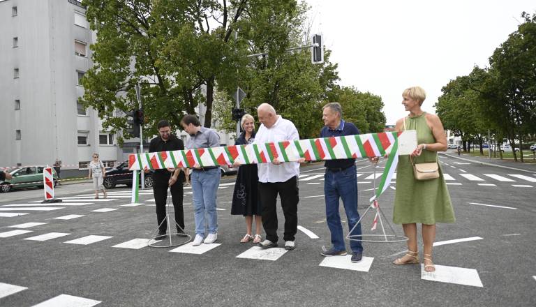 FOTO in VIDEO: Tbilisijska ulica po prenovi znova odprta - poglejte novi most čez Gradaščico