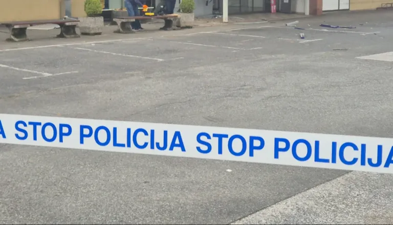 Neznanci z eksplozivom nad bankomat, nastalo za več tisoč evrov škode