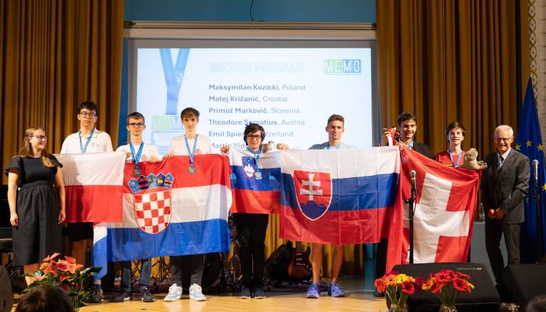 Izjemen uspeh ljubljanskega dijaka, Primož Markovič osvojil srebro na matematični olimpijadi.