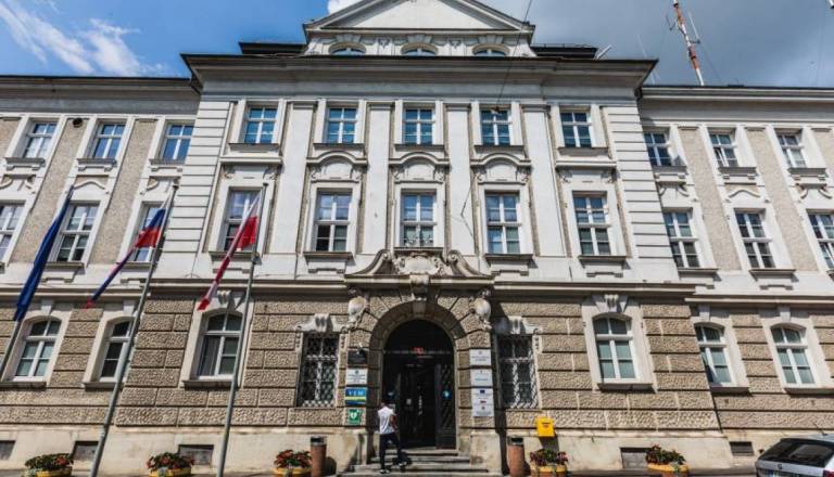 Matoz razrešil načelnike sedmih upravnih enot, na čelo mariborske Željko Vogrin