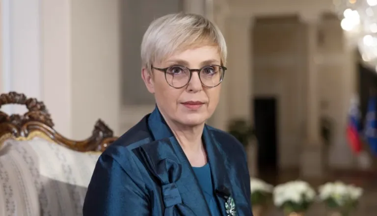 Po nesreči Pirc Musarjeve prihajajo nova pojasnila: znano, kdo je bil v vozilu in kako so izvedli prevoz