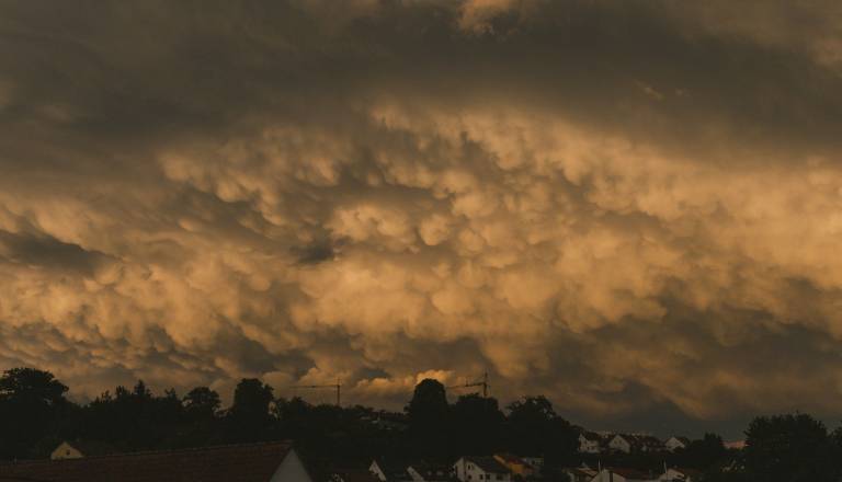 Avstrijski meteorologi napovedujejo burno dogajanje: Možni močni nalivi in lokalne poplave