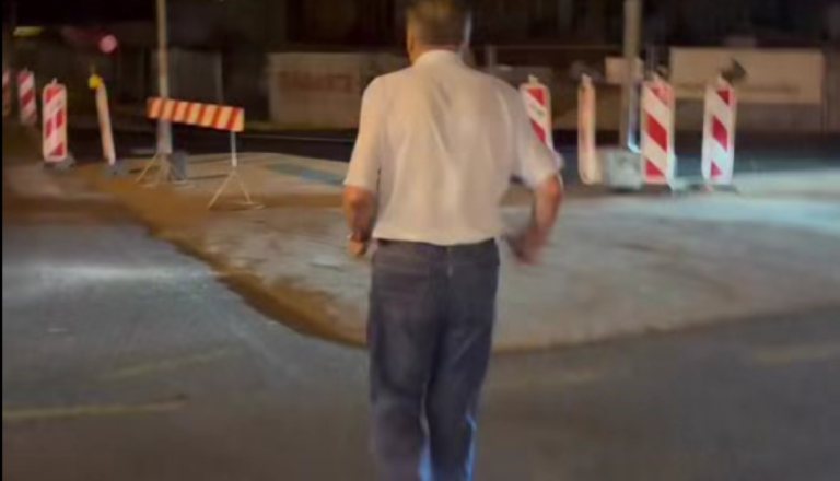 VIDEO: Janković ponoči tekel po križišču in ustavil policijski avto: »Kaj bo dobrega?«