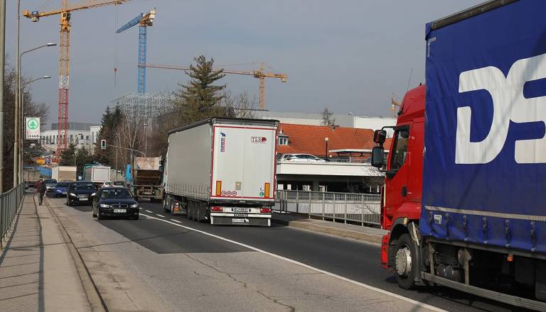 »Če mislite, da se bo zadeva glede južnega dela tretje razvojne osi rešila sama od sebe, ste v zmoti.«