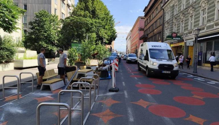 »Do bureka se boste pa lahko peljali«: Stavek, ki je razburil stanovalce na Miklošičevi ulici