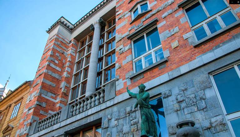 Kdo si letos zasluži Trubarjevo priznanje? NUK zbira predloge