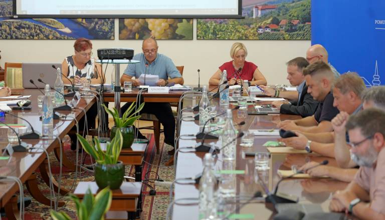 Po opozorilu ministrstva lendavski občinski svetniki odpravili soglasje za imenovanje direktorice