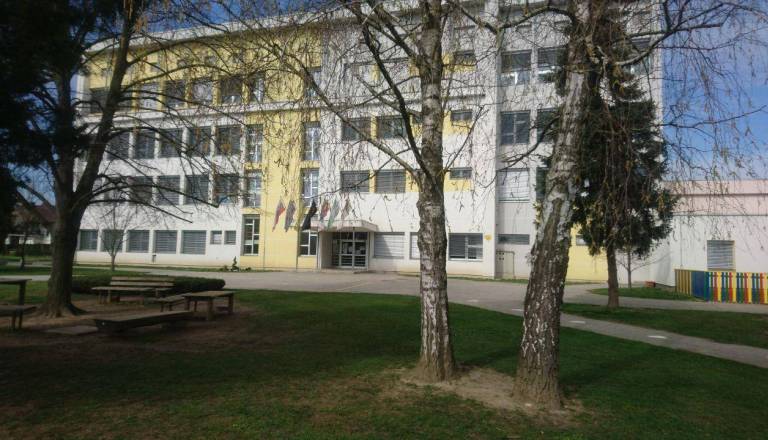 .. tišina