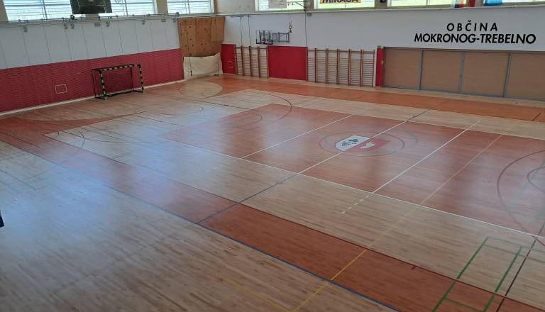 Odlični sosedski odnosi na Dolenjskem: Trimo ob koncu petnajstletne pogodbe prenavlja športno dvorano v Mokronogu