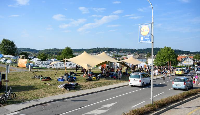 Žonglerska konvencija prinesla živahen utrip, kaj pa varnost in povečan hrup?