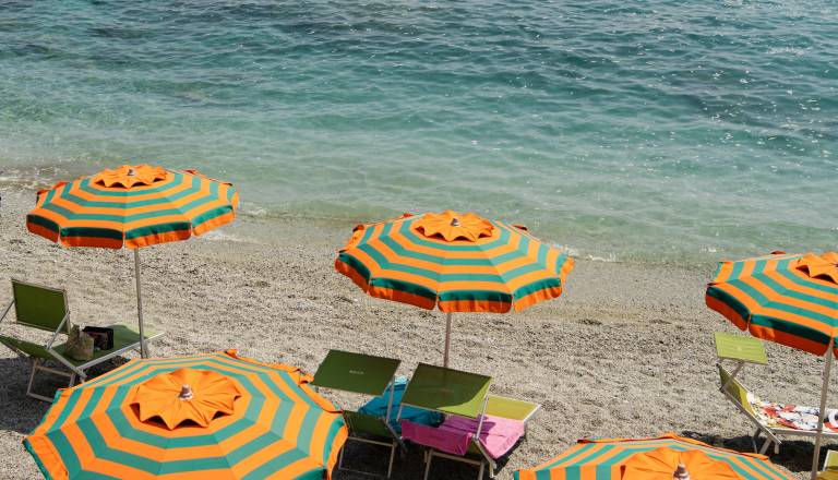 Kako ostati pobožen na plaži? Katoliški portal delil sedem preprostih nasvetov za vernike na dopustu