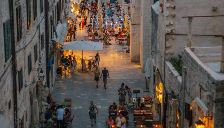 Prihajajo nočne prepovedi prodaje alkohola na Hrvaškem, v teh krajih že velja