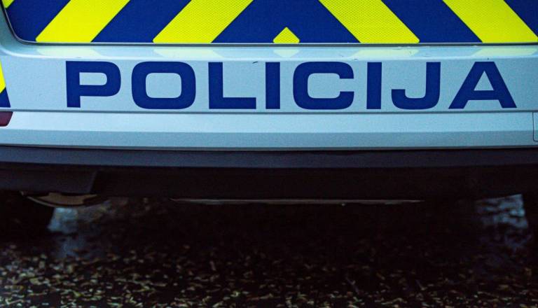 Ormoški policisti izsledili tri tujce, starejša kolesarka se je v nesreči hudo poškodovala