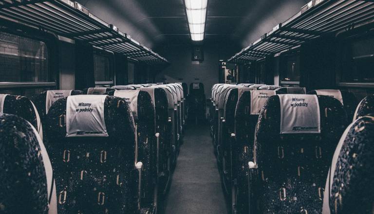 Moški na Štajerskem razgrajal na avtobusu, ni ga ustavila niti policija