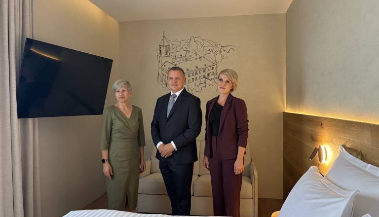 FOTO: Na Ptujskem polju zaživela več kot petmilijonska investicija, ki stavi na kolesarje, športnike in poslovne goste