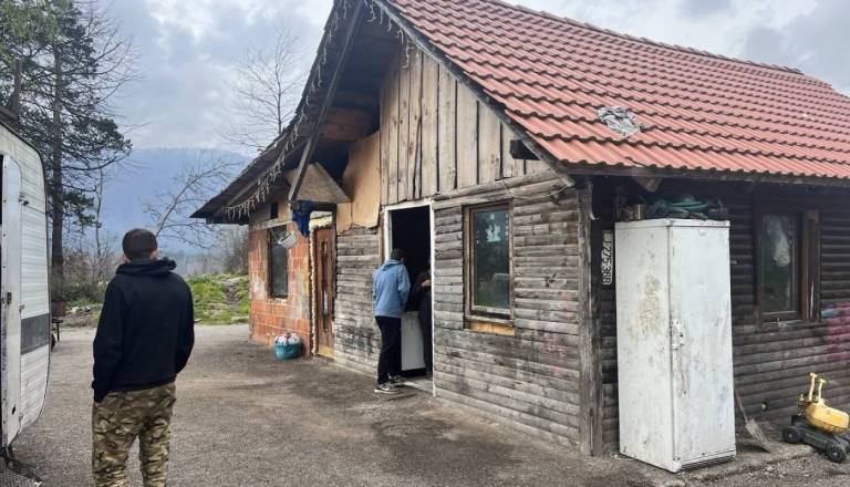 Deratizirali bodo romsko naselje: Koliko denarja občina nameni dezinfekciji romskih naselij?