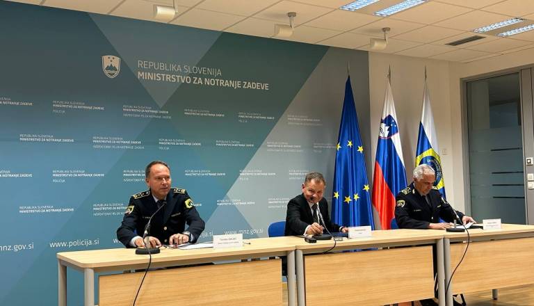 Nove podrobnosti streljanja na gorenjski avtocesti: 21-letnika so dan prej pridržali in nato izpustili