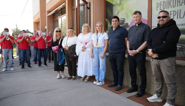 FOTO in VIDEO: V Bakovcih pripravili slavnostni sprejem za evropsko prvakinjo Leilo Mazouzi
