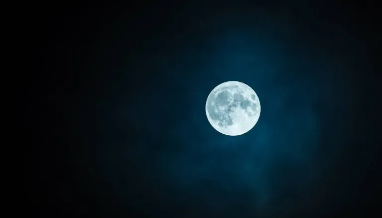 Nebo bo danes pripravilo poseben prizor, viden bo tudi iz Slovenije