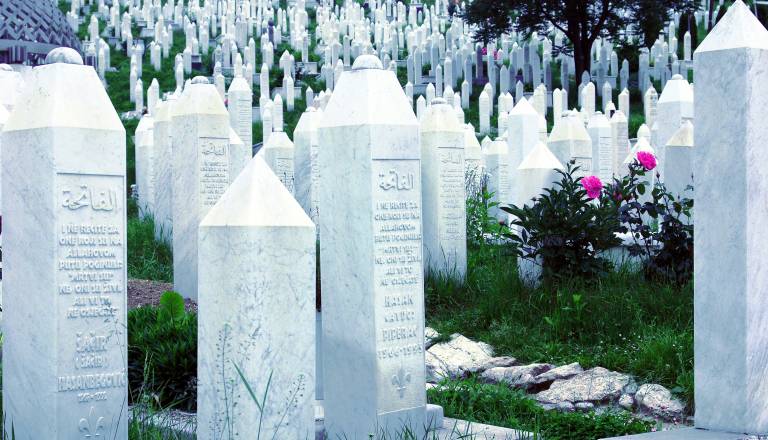 Srebrenica, taborišča in spomini, ki jih ne smemo pozabiti: Pretresljiv film prihaja v Novo mesto