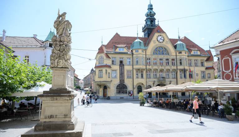 Topli septembrski dnevi se nadaljujejo, v četrtek sledi preobrat