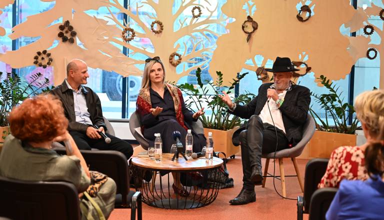 FOTO in VIDEO: Ko je John Wayne prihajal v Beltince - spomini Kreslina in Šarotarja na kino