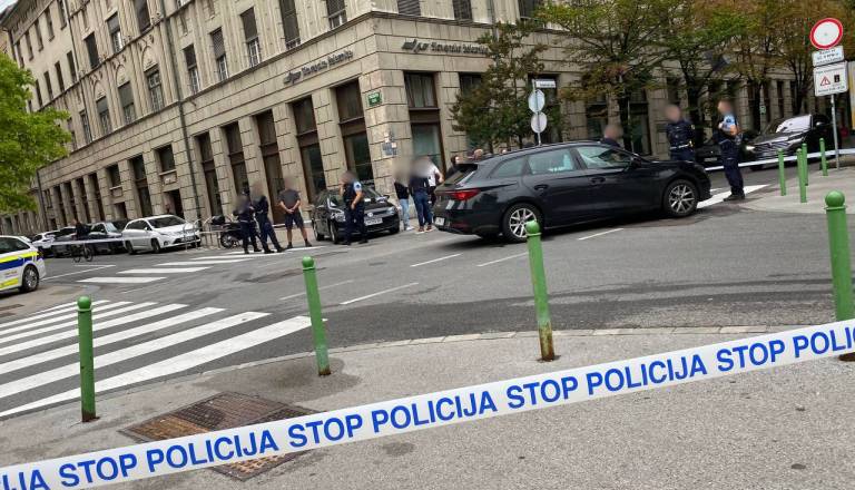 FOTO: Kaj se dogaja na Kolodvorski? Policija zaprla del ulice